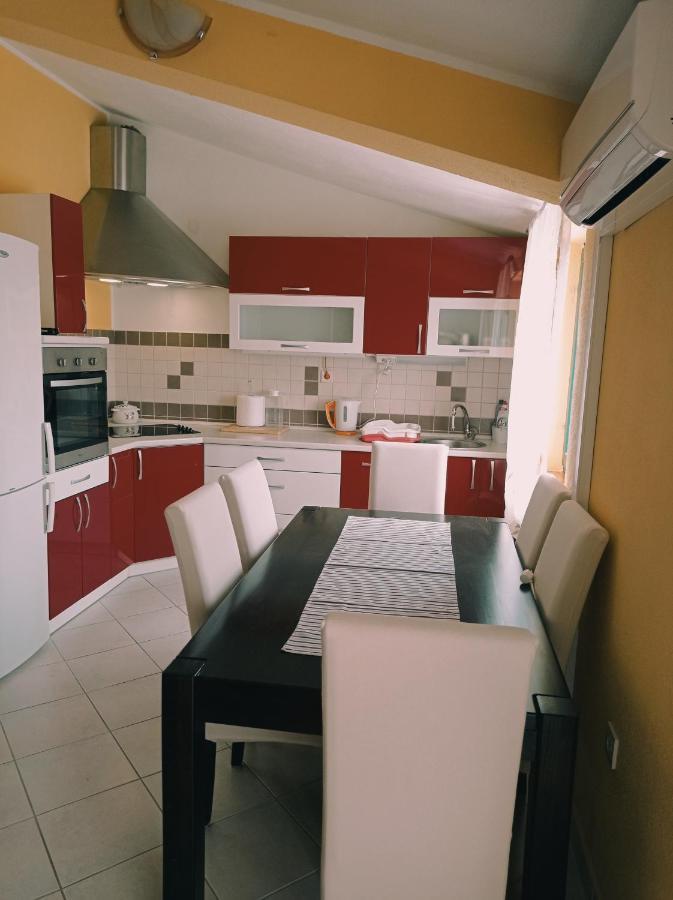 Apartment Silvija Vinišće Exteriér fotografie