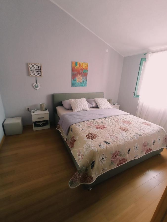 Apartment Silvija Vinišće Exteriér fotografie