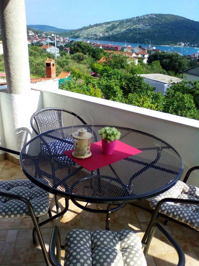Apartment Silvija Vinišće Exteriér fotografie